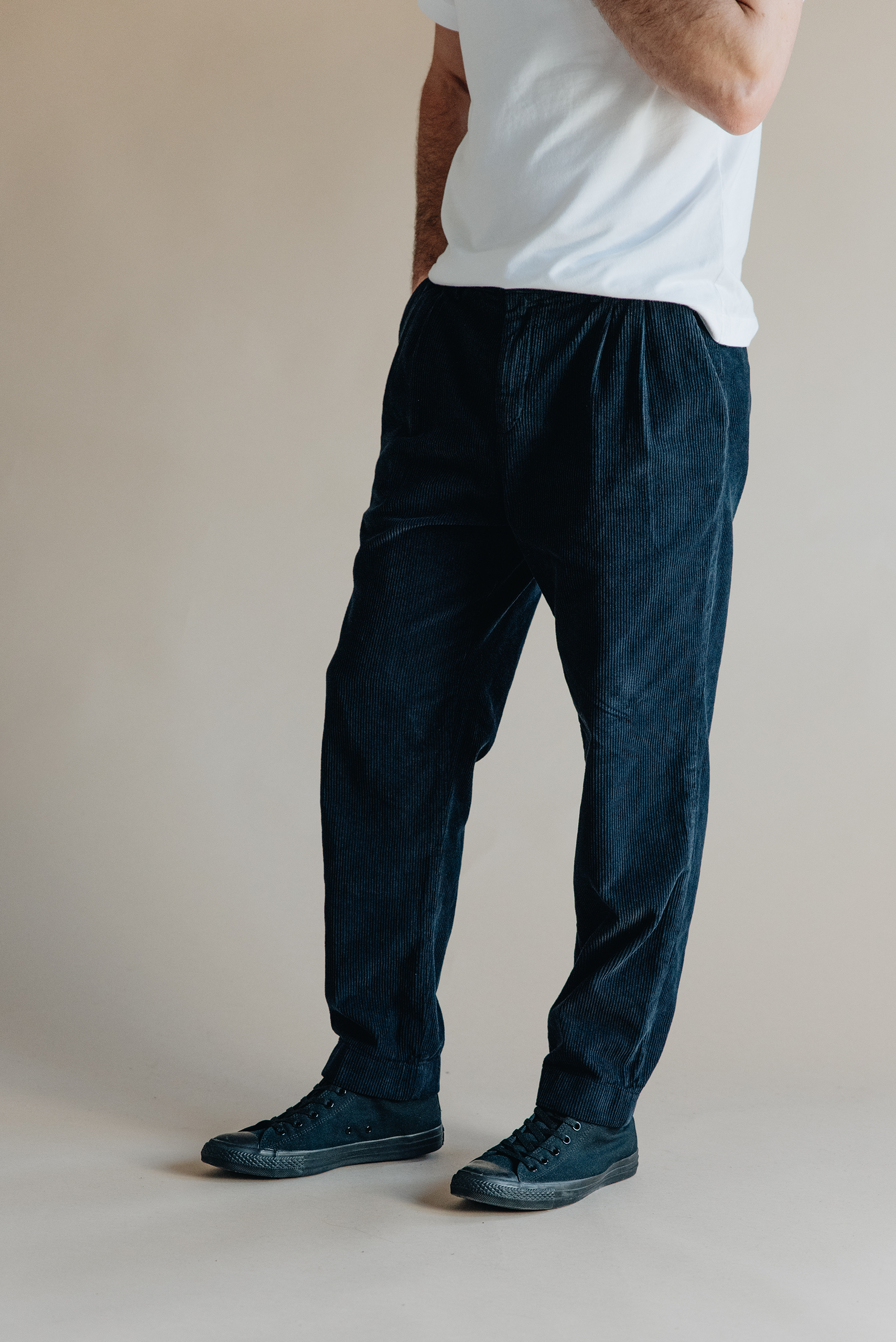 Mens wide wale pleated 2025 corduroy pants